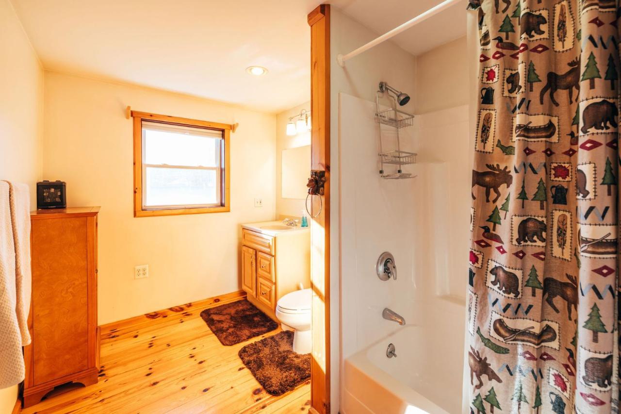Ski Chalet W-Hot Tub, Only 3 Min To Sunday River Ski Lifts! Bethel Eksteriør billede