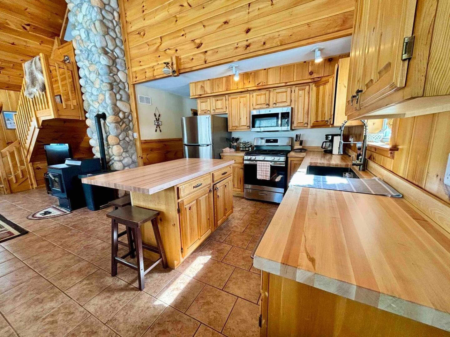 Ski Chalet W-Hot Tub, Only 3 Min To Sunday River Ski Lifts! Bethel Eksteriør billede